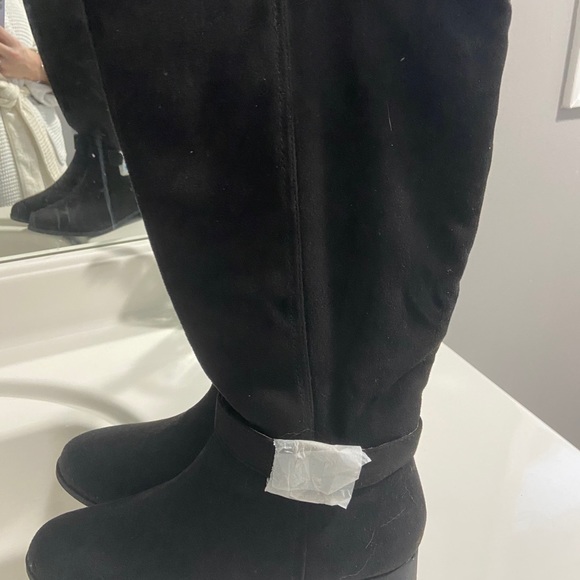 Calf height black boots - Picture 4 of 4